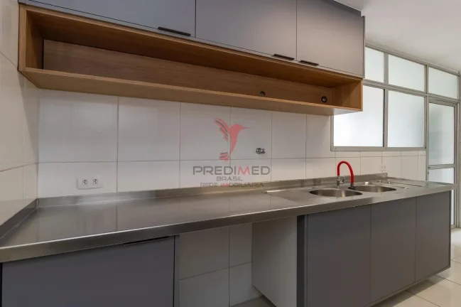 Imagem Vende-se no Morumbi, apartamento com 3 Quartos e 2 Vagas de Garagem