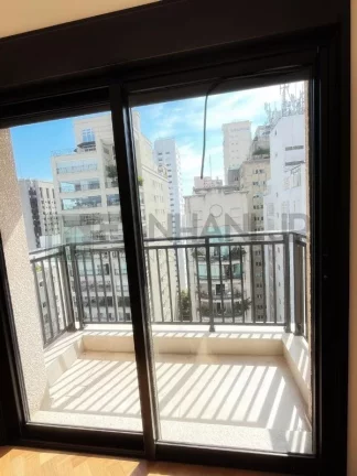 Imagem Luxuoso apartamento de 3 suítes no coração do Jardim Paulista, São Paulo - 226m², 3 salas, 5 banheiros e 4 vagas de garagem.
