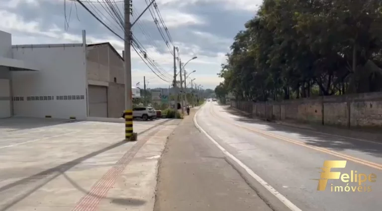 Imagem EXCELENTE GALPÃO PARA FINS COMERCIAS NA RODOVIA DO SOL