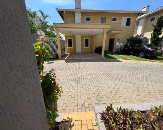 Imagem Sobrado São Francisco condomínio, 4 dorm , piscina.