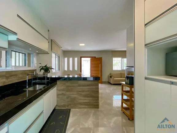 Imagem Casa Linear com 03 Quartos Alto Padrão à Venda na Praia do Morro - Guarapari/ES