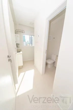 Imagem Apartamento 4 ou + dormitórios para Venda em Balneário Camboriú / SC no bairro Centro