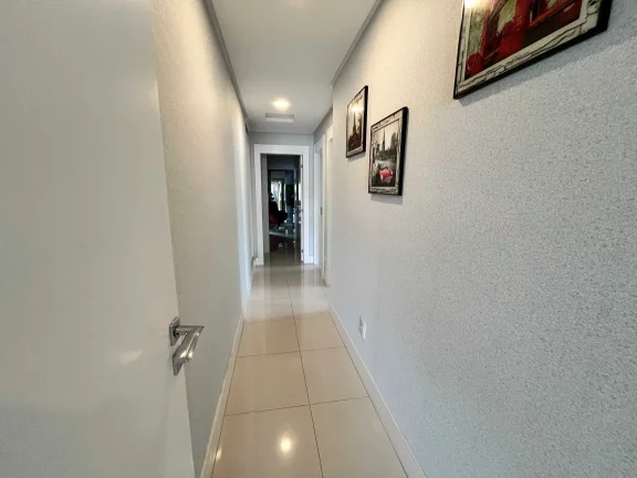 Imagem Apartamento mobiliado com 3 suítes e 2 vagas - Na Av. Central em Balneário Camboriú/SC