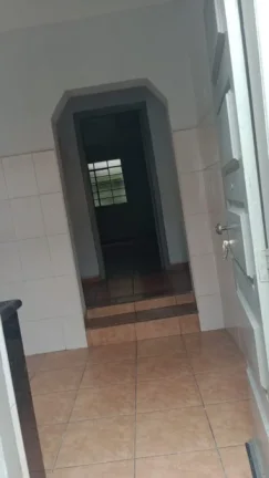 Imagem Alugo Galpao com 1.185mts² de terreno e 978mts² de area constru