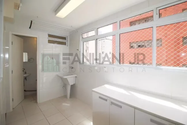 Imagem Apartamento à venda ou locação em São Paulo-SP, no Itaim Bibi: 3 quartos, 1 suíte, 3 salas, 3 banheiros, 2 vagas, 160m².