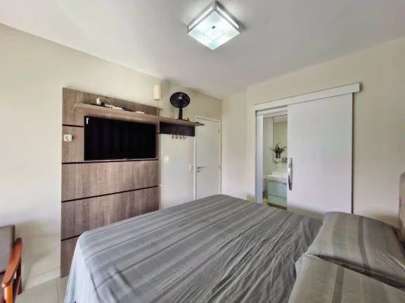 Imagem Apartamento pé na areia à venda em Riviera de São Lourenço - Módulo 8: 3 dormitórios, 2 suítes, 2 vagas, 128m². Varanda gourmet e vista para o mar!