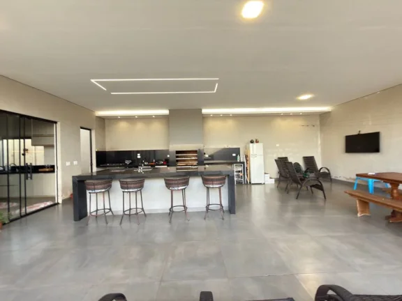 Imagem VENDE-SE CASA MODERNA, COMPLETA E COM ENERGIA SOLAR