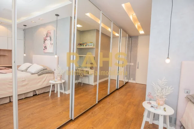 Imagem Cobertura Duplex com incríveis 500 m² privativos e 4 vagas de garagem. A cobertura conta com ampla...