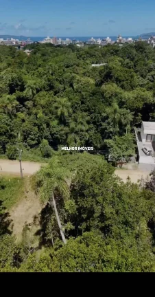 Imagem Casa Duplex á venda com 4 dormitórios localizada na praia Mariscal em Bombinhas.