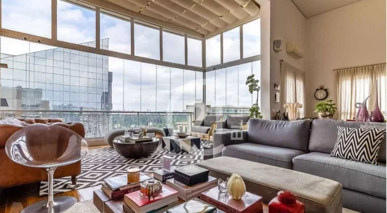Cobertura linda no Itaim Bibi, com vista panorâmica