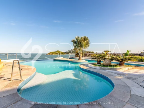 Imagem Belíssima mansão mobiliada com 10 suítes e vista para o mar à venda na Praia do Pernambuco no Guarujá