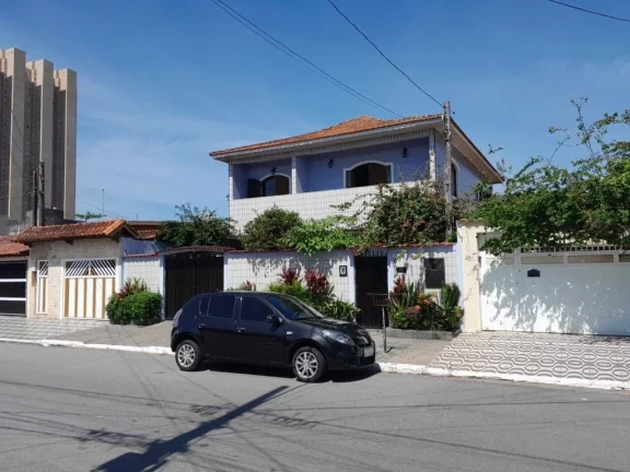 Imagem Sobrado com 3 dormitórios à venda, 199 m² por R$ 1.200.000,00 - Mirim - Praia Grande/SP