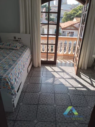 Imagem Sobrado para locação em Condomínio Fechado com 4 suítes e 4 vagas em Vila Moraes, São Paulo/SP