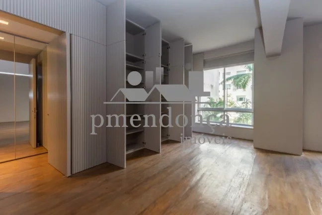 Imagem Apartamento reformado na Rua Sabará com 107m², 2 suítes e 1 vaga.