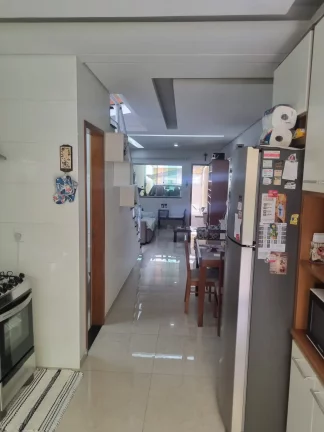 Imagem VENDO LINDO SOBRADO DE 03 DORMITÓRIOS NO BAIRRO CAMPO GRANDE!