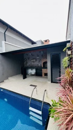 Imagem Sobrado à Venda com Área Gourmet e Piscina - Conforto e Lazer Completo!