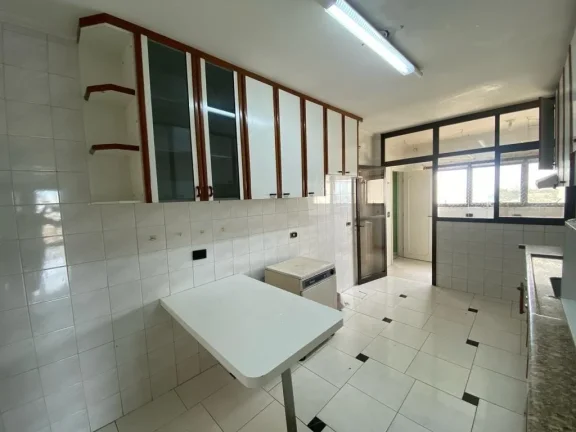 Imagem Apartamento 130M², 4Q, 1 Suíte, 4 Banheiros, 2 Vagas de Garagem, Piscina Adulto/Infantil, Salão de Festas, Churrasqueira, Playground, Espaço Gourmet.