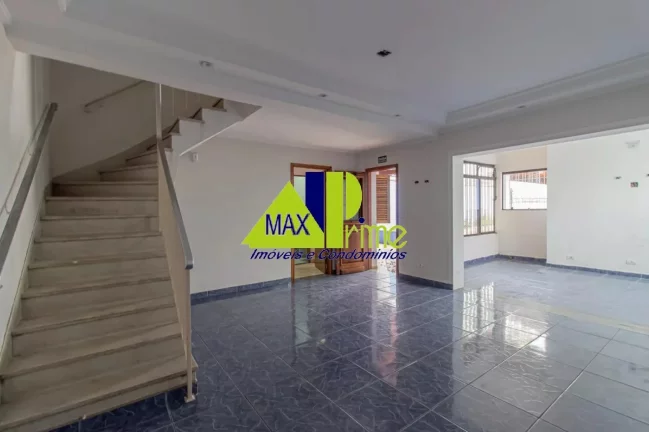 Imagem Casa de Luxo para Locação na Vila Granada, São Paulo-SP: 5 Quartos, 1 Suíte, 3 Salas, 3 Banheiros, 6 Vagas de Garagem.