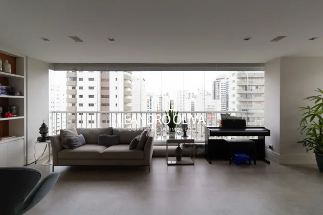Imagem Condomínio Maison Lalique - Apartamento à venda com 181m², 4 quartos, 3 suites e 3 vagas em Moema