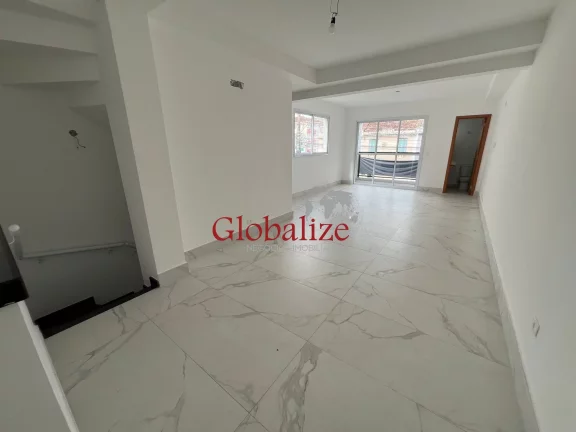 Imagem Casa Sobreposta Alta em Santos no bairro do Embaré próximo a Aparecida com piscina por R$ 1.450.000,00.