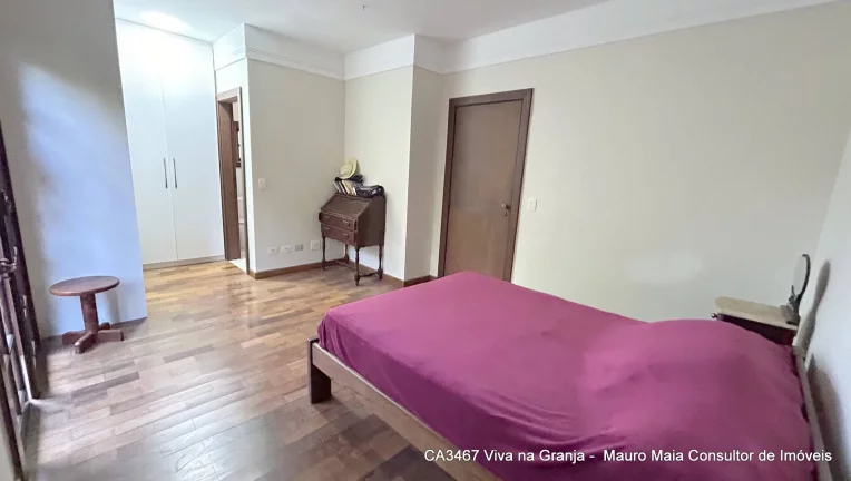 Imagem Casa Alto Padrão em São Paulo II, Cotia/SP espaçosa e recém reformada