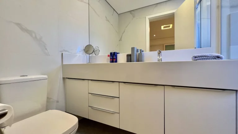 Imagem *Casa Moderna à Venda na Riviera de São Lourenço - Módulo 21*