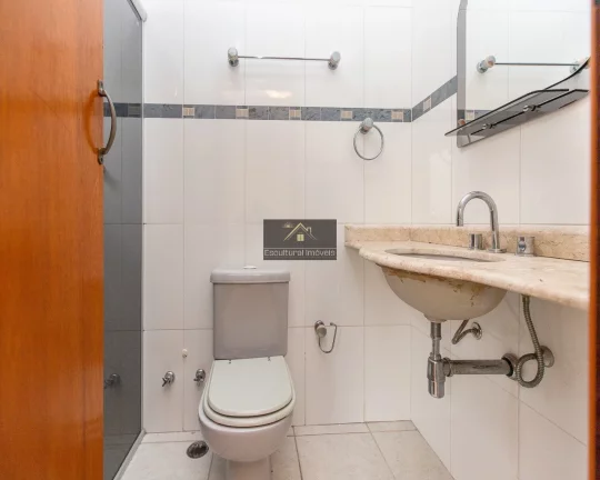 Imagem CASA TÉRREA ESPAÇOSA 306 M 3 SUÍTES 3 SALAS AMPLAS 6 VAGAS DE GARAGEM EM MEIO A MUITA NATUREZA LOCAL CALMO AO LADO DO CLUBE DE CAMPO SÃO PAULO GOLF