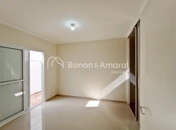 Imagem Excelente casa térrea, desocupada e pronta para morar, localizada no Condomínio Madre Maria Vilac,...