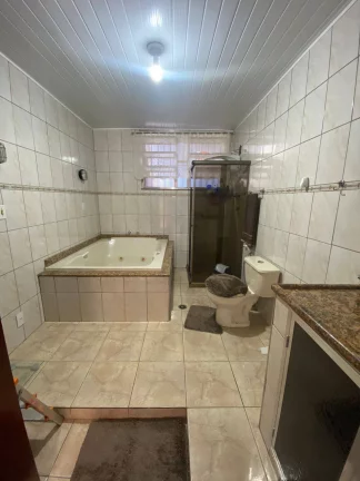 Imagem Vendo esta excelente casa.
Nova Friburgo:
Bairro: Cônego.
Valor: 690 mil.
Tel: 22 99906 5599.

• ...