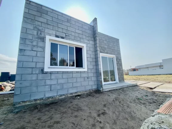 Imagem Casa em loteamento planejado em Passo de Torres SC