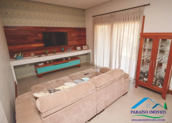 Imagem Sobrado Luxuoso em Condomínio Fechado: 4 dormitórios e Vista Privilegiada!
