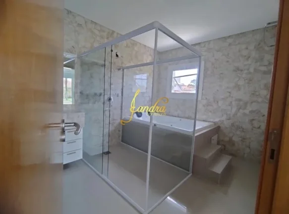 Imagem Casa térrea, com SETE suítes em condomínio fechado