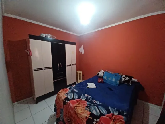 Imagem Casa térrea com 02 dormitórios, sendo 01 suíte no Bairro Piazza Di Roma!