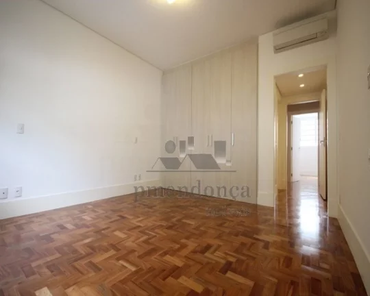 Imagem Apartamento 4 suites, 2 vagas, reformado