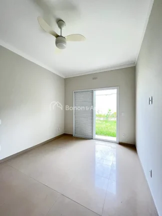 Imagem Casa térrea com 3 quartos, sendo 3 suítes, sala de estar, sala de jantar, área gourmet com churra...