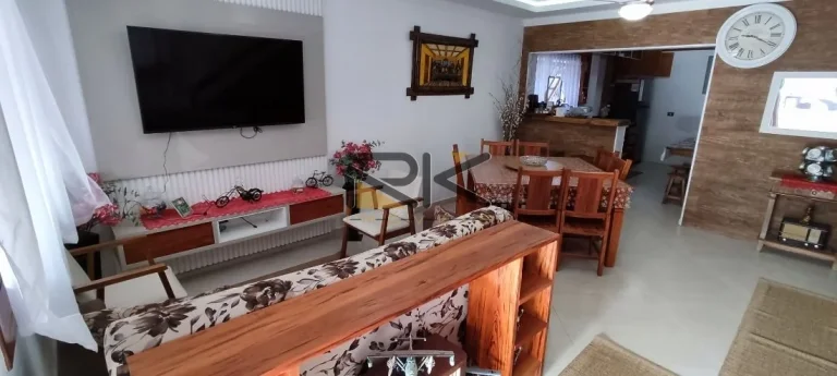 Imagem CASA SOBRADO A VENDA NO ITAGUÁ COM 3 SUÍTES,1 BANHEIRO SOCIAL,3 VAGAS DE GARAGEM,CASA DE CASEIRO
