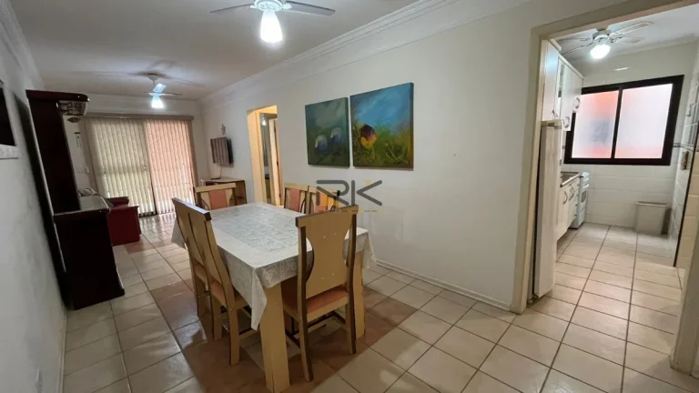 Apartamento à venda no bairro Praia Grande com 2 dormitórios