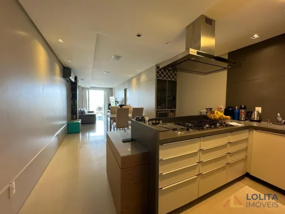 Imagem Apartamento à Venda no Centro, 3 quartos e 3 vagas em Florianópolis/SC.