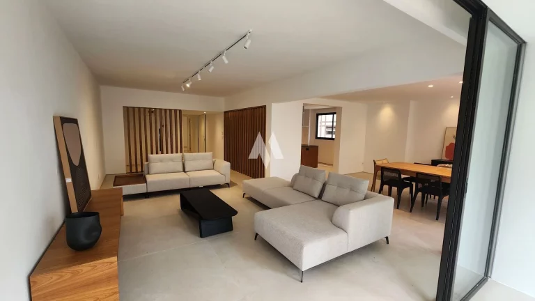 Imagem Apartamento de Luxo no Boqueirão – 4 Dormitórios a 3 Quadras da Praia!
