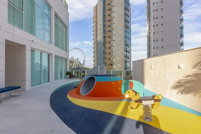 Imagem Apartamento vista mar e andar alto! Com 4 suítes e 3 vagas no Bairro Pioneiros em Balneário Camboriú