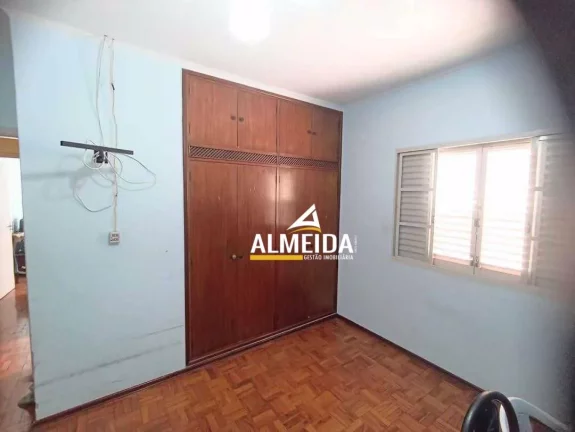 Imagem Casa com 3 dormitórios à venda, 198 m² por R$ 550.000,00 - Vila Aparecida - Rio Claro/SP