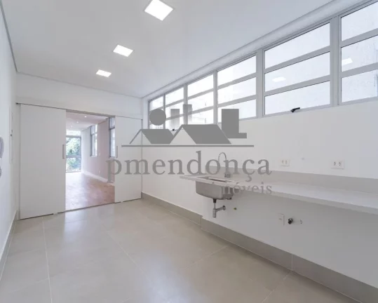 Imagem Apartamento Reformado à venda em Higienópolis, com 3 quartos e 2 vagas, 244 m².