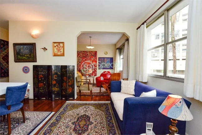 Imagem Lindo apartamento com 113m2, 2 dormitórios e 1 vaga na garagem. Living para dois ambientes, piso em...