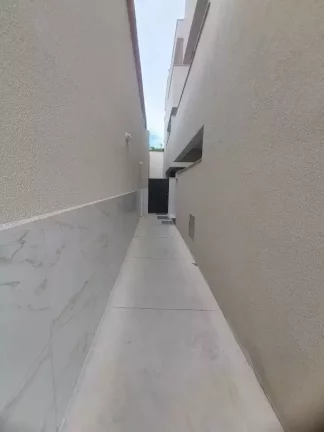 Imagem ELEVADOR+ VARANDA+VAGA COBERTA E DEMARCADA
