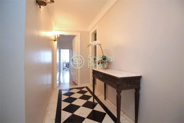 Imagem Excelente apartamento com 230mÂ² em HigienÃ³polis. Amplo living com sacada e janelÃµes, lavabo, 03 Ã...
