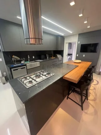 Imagem Apartamento com 4 suítes à venda no edifício Yachthouse em Balneário Camboriú/S