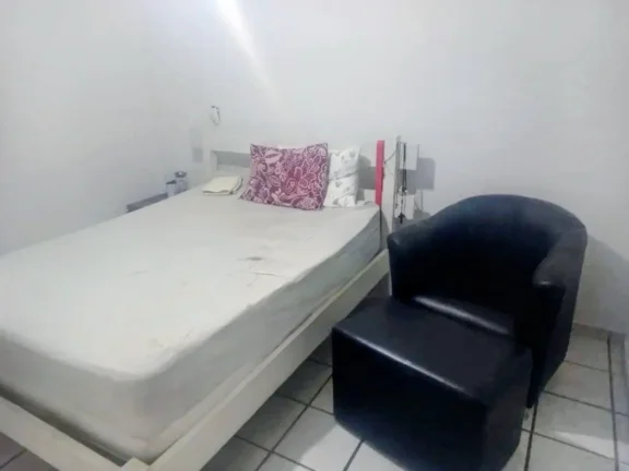 Imagem Apartamento 2/4 C Suite Grande 72 M² No Edificio Saramenha