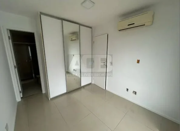 Imagem Apartamento à venda na Barra da Tijuca, 140m2, 4Qtos, 2vgas, Quadra d Praia