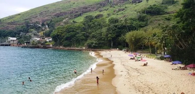 Imagem Área de Terras 113.554m² e BENFEITORIAS, na Praia de Caetés, Angra dos Reis - RJ Projeto do arquiteto Vicente Giffoni, para construção de Empreendimento com pousada (12 suítes) e Bangalôs (30 unidades).LANCE R$ 30.000.000,00