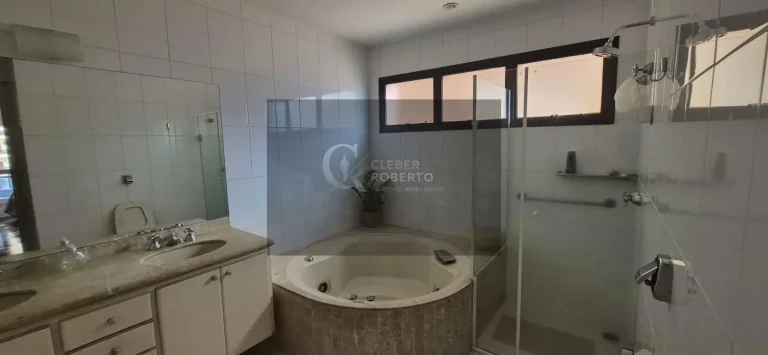 Apartamento com 4 Quartos e 6 banheiros à Venda, 318 m² por R$ 750.000
